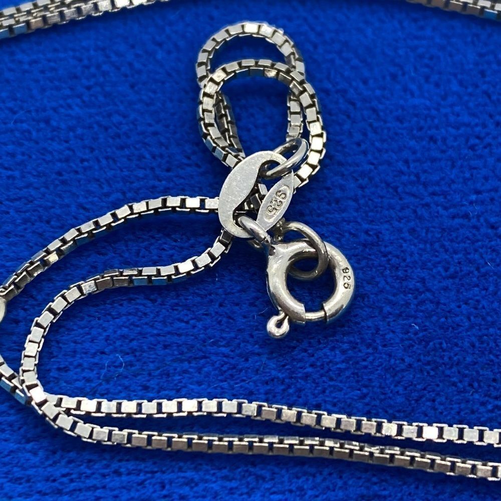 💛 925 Flower Disc Necklace - Picture 2 of 4